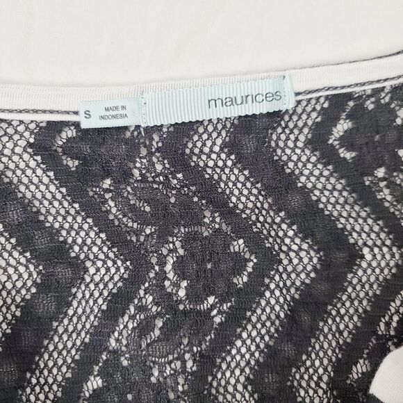 Maurices SMALL Black White Stripe SS v-neck Blouse Top - Picture 5 of 6